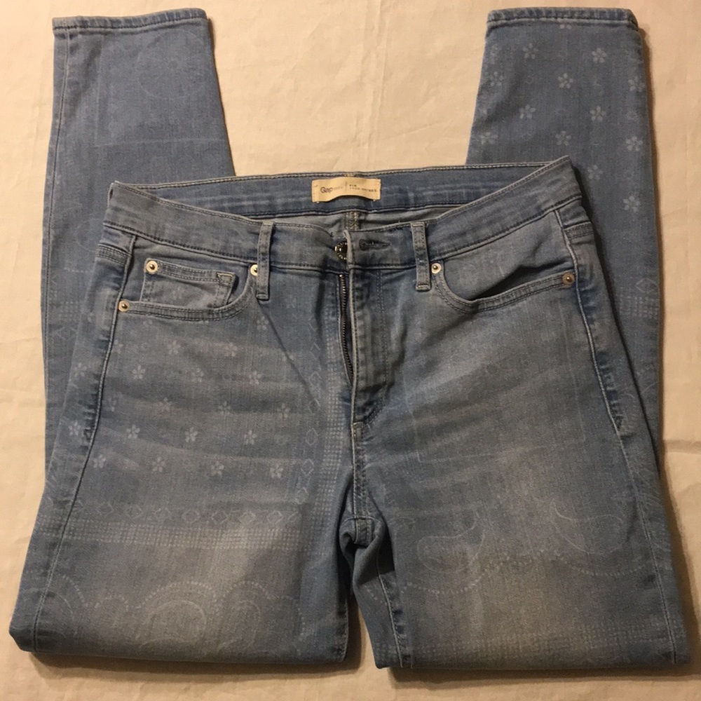 Super cute jeans!
